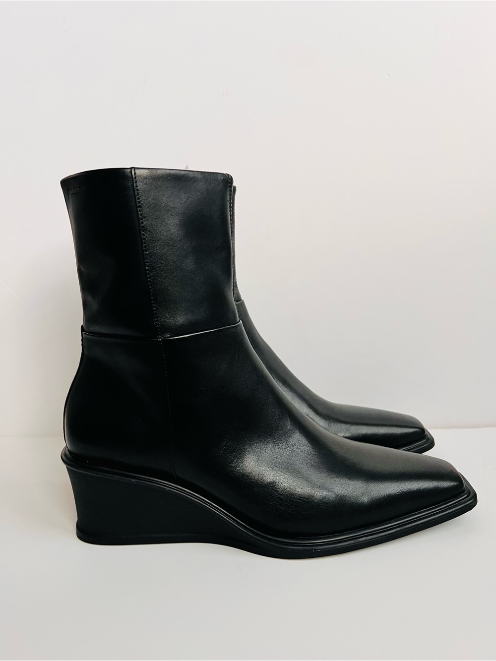 Vagabond Shoemakers Aino Black Leather Wedge Booties 8 NWOT